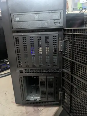 Server Lenovo 16GB Intel Xeon HDD+SSD 1T