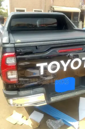 Toyota Hilux Booth Cover