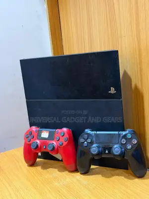 Playstation 4 Fat ( Low Version) 1tb With 15 Downloaded Games