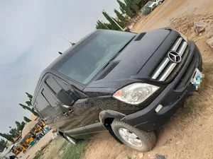 Mercedes-Benz Sprinter 2011 Black