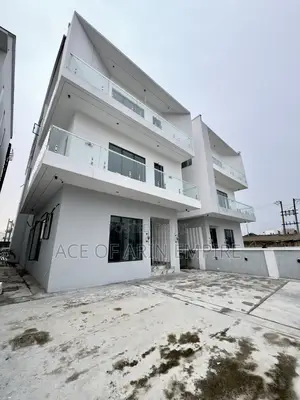 5bdrm Duplex in Osapa London for sale