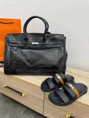 *Luxury Black Platinum Croc-Patterned Leather Hermes Birkin Bag