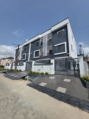 4bdrm Townhouse/Terrace in Lekki Phase 1 for sale