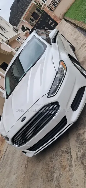 Ford Fusion S FWD 2016 White