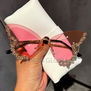 Large Frame Fashionable Diamond-Encrusted Glasses.