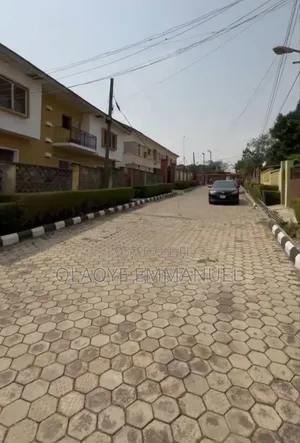 4bdrm Block of Flats in Pathfinder Venture, Ibadan for sale