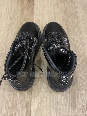 High Quality Dior Sneakers
