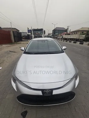 Toyota Corolla LE 2021 Silver