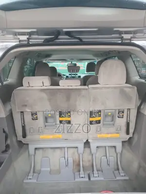 Toyota Sienna 2012 Silver
