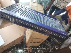 Yamaha Effect Compressor Mixing Console 32 Channel