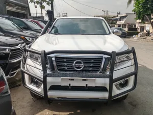 Nissan Navara 2019 Silver