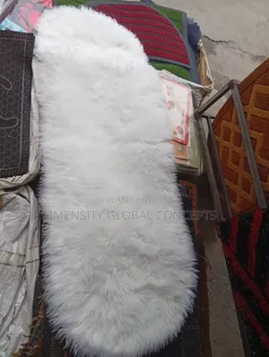 Artificial Fur Rug , Size 2feet/6feet
