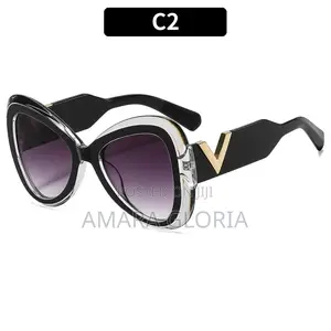 Butterfly Large Frame v Sunglasses