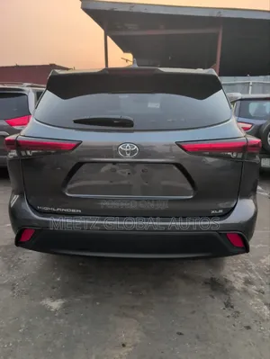 Toyota Highlander XLE 2021 Black