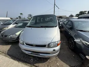 Toyota HiAce 2004 Silver