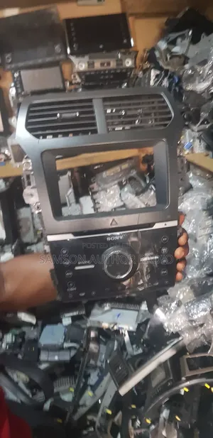 Factory Followcome Radio Chrome Ford Explorer 2012 Model