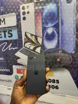 Apple iPhone 16e 128 GB Black