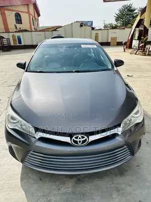 Toyota Camry LE 4dr Sedan (2.5L 4cyl 6A) 2015