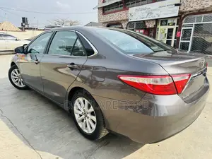 Toyota Camry LE 4dr Sedan (2.5L 4cyl 6A) 2015
