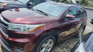 Toyota Highlander Limited Platinum 4dr SUV AWD (3.5L 6cyl 6A) 2015 Red