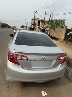 Toyota Camry SE 4dr Sedan (2.5L 4cyl 6A) 2013 Silver