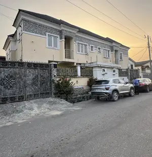 4bdrm Duplex in Surulere Lagos for sale