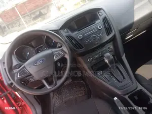 Ford Focus SE Sedan FWD (1.0L 3cyl 6M) 2017 Red