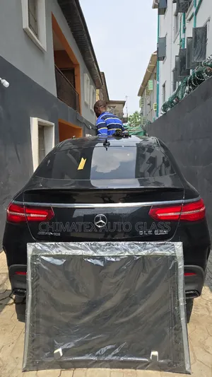 Gle63 2017 Coupe Center Panoramic Roof Glass Available