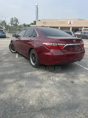 Toyota Camry LE 4dr Sedan (2.5L 4cyl 6A) 2015