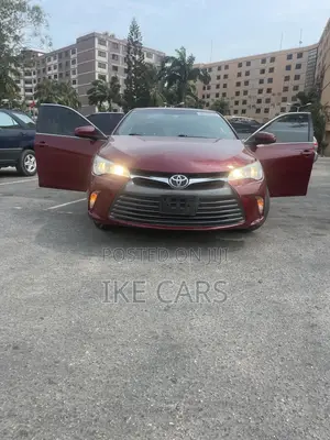 Toyota Camry LE 4dr Sedan (2.5L 4cyl 6A) 2015