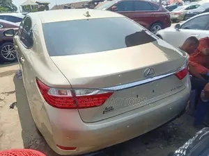 Lexus ES 350 FWD 2014 Gold