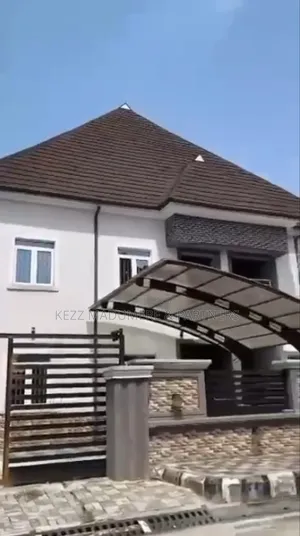 5bdrm Duplex in Warri , Delta State for sale