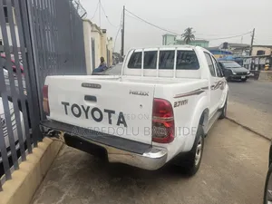 Toyota Hilux 2.0 VVT-i SRX 2011 White