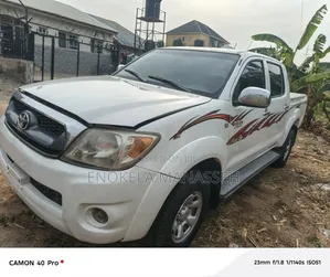 Toyota Hilux 2.0 VVT-i 2011 White