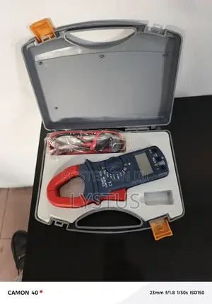 Digital Clamp Meter: Dt201