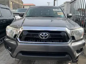 Toyota Tacoma V6 4dr Double Cab 4WD 5.0 ft. SB (4.0L 6cyl 6M) 2015 Gray