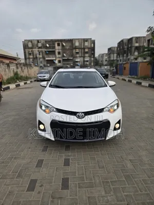 Toyota Corolla LE Eco Plus 4dr Sedan (1.8L 4cyl CVT) 2015 White