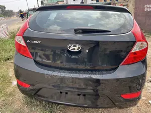 Hyundai Accent SE Hatchback 2016 Black