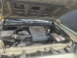 Toyota Tacoma 2020 Gold