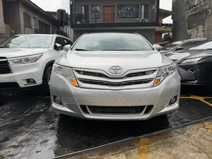 Toyota Venza AWD 2010 Silver