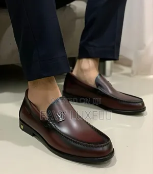 Louis Vuitton Men Flat Shoes.