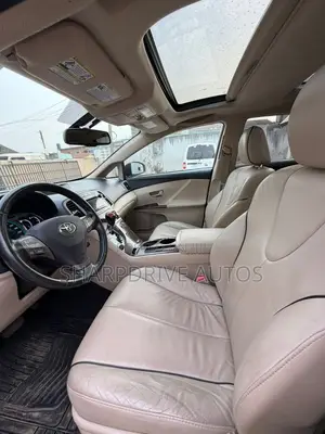 Toyota Venza V6 AWD 2010 Brown