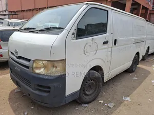 Toyota HiAce 2010 White