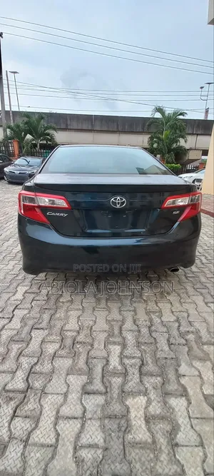 Toyota Camry SE 4dr Sedan (2.5L 4cyl 6A) 2013 Blue