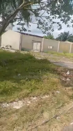 For Sale : 3 1⁄2 Plots at Rumuola Stadium Link Road , Ph