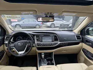 Toyota Highlander Limited Platinum 4dr SUV AWD (3.5L 6cyl 6A) 2014