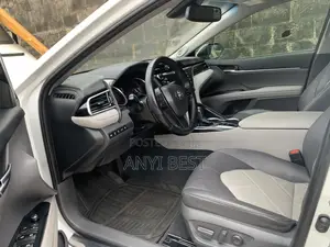 Toyota Camry 2018 White
