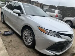 Toyota Camry 2018 White