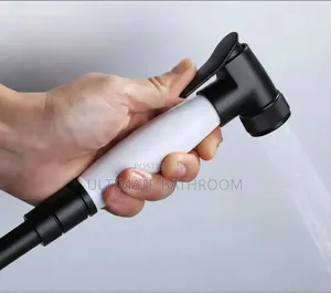 Canluxe High Quality Black And White Pressing Shower