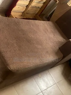 A 4 Bed(Seater) Chair